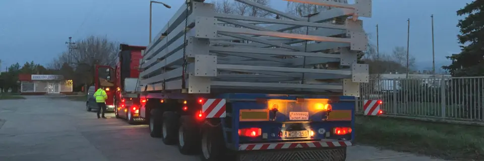 240 tonna támfalelem szállítása